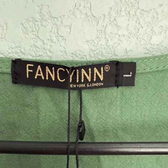 Fancyinn Elegant Green Garment
0040 - Picture 4 of 9